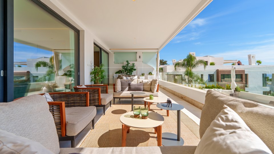 Marbella Golden Mile, Spacious Ground Floor Duplex with Sea Views in Reserva de Sierra Blanca