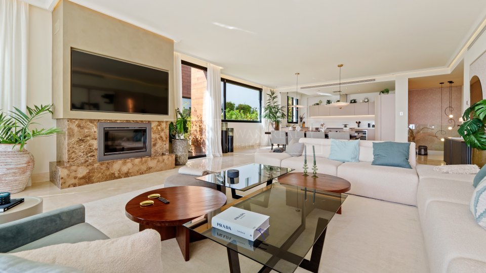 Marbella Golden Mile, Spacious Ground Floor Duplex with Sea Views in Reserva de Sierra Blanca
