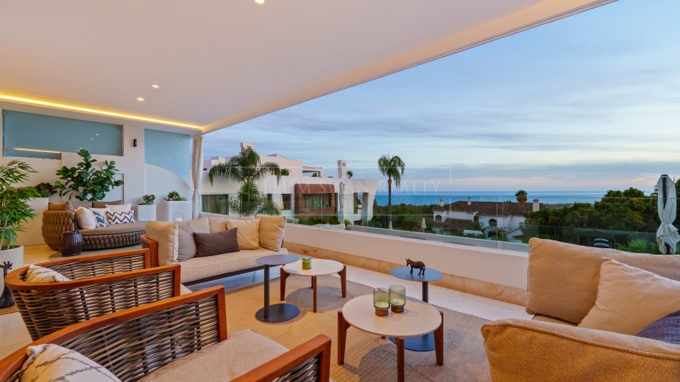 Marbella Golden Mile, Spacious Ground Floor Duplex with Sea Views in Reserva de Sierra Blanca