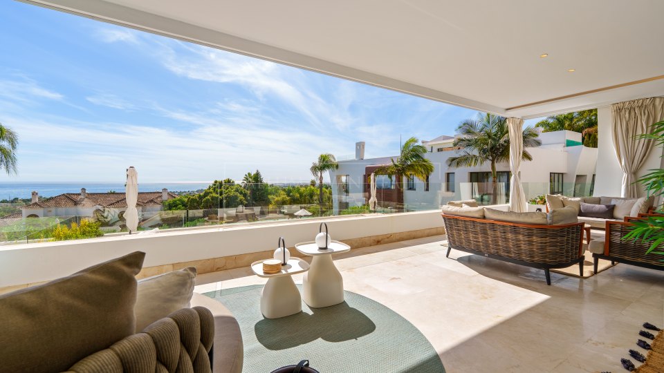 Marbella Golden Mile, Spacious Ground Floor Duplex with Sea Views in Reserva de Sierra Blanca