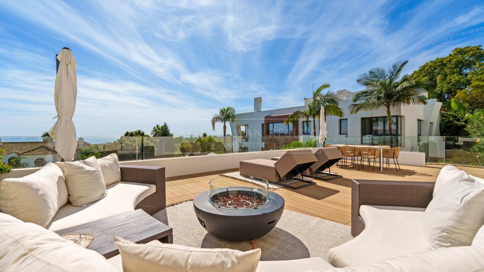 Marbella Golden Mile, Spacious Ground Floor Duplex with Sea Views in Reserva de Sierra Blanca