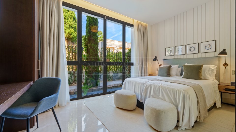 Marbella Golden Mile, Spacious Ground Floor Duplex with Sea Views in Reserva de Sierra Blanca