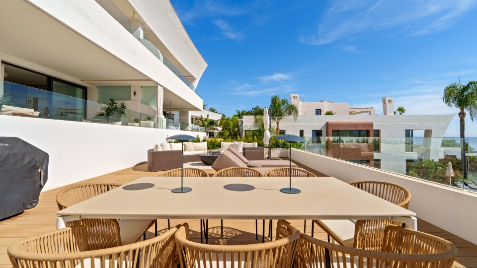 Marbella Golden Mile, Spacious Ground Floor Duplex with Sea Views in Reserva de Sierra Blanca