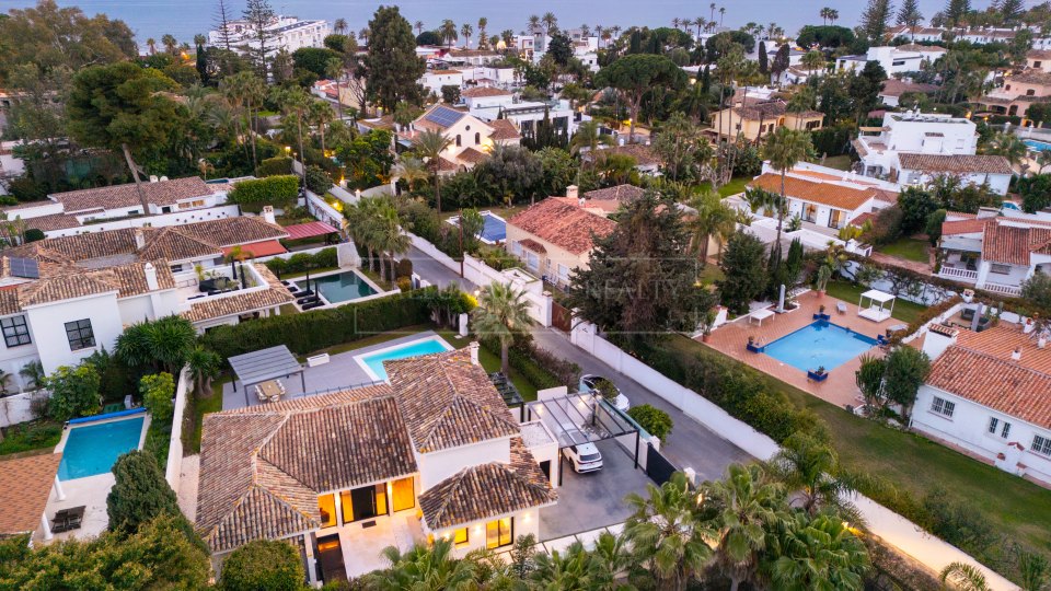 San Pedro de Alcantara, Villa Contemporánea Frente a la Playa en Cortijo Blanco, San Pedro