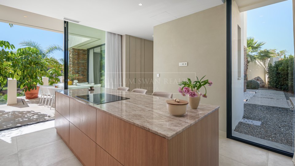 Estepona, Newly Built Golfside Villa in El Campanario, Estepona East