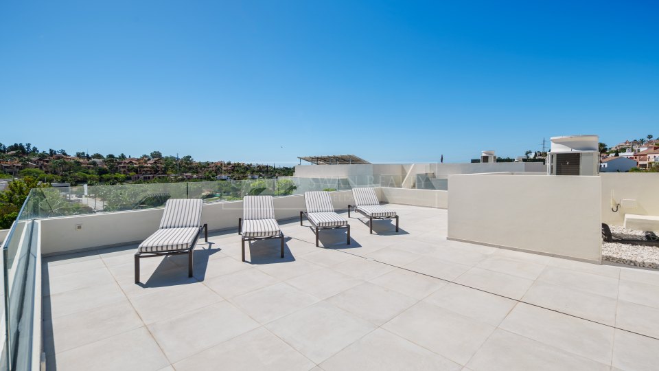 Estepona, Newly Built Golfside Villa in El Campanario, Estepona East