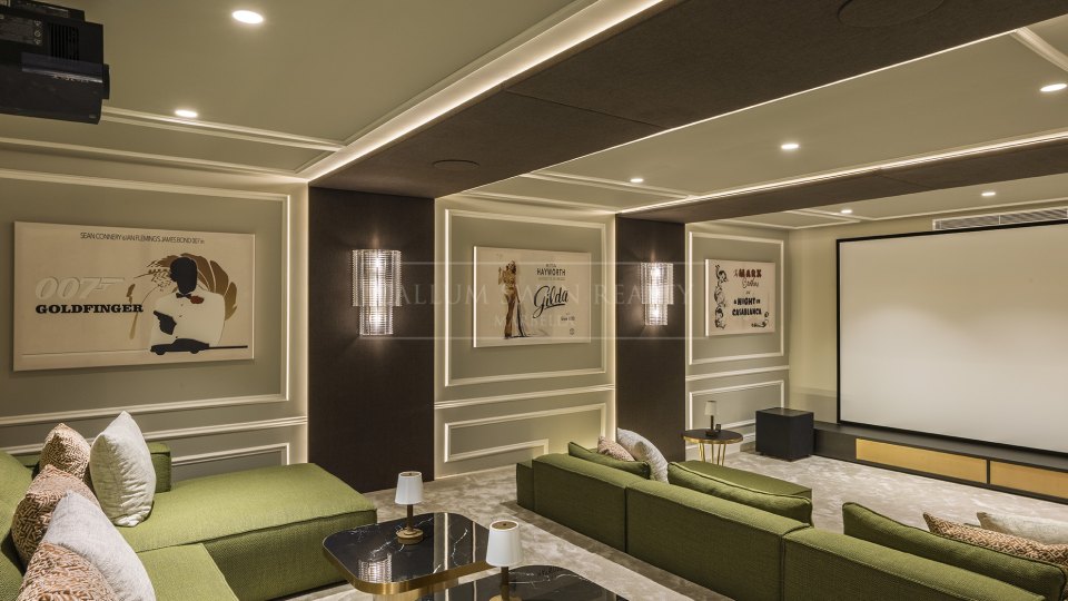 Marbella Golden Mile, Neo-Classical Estate on Marbella´s Golden Mile