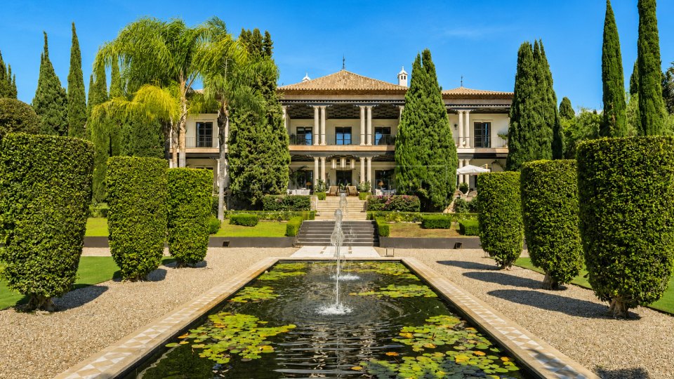 Marbella Golden Mile, Neo-Classical Estate on Marbella´s Golden Mile