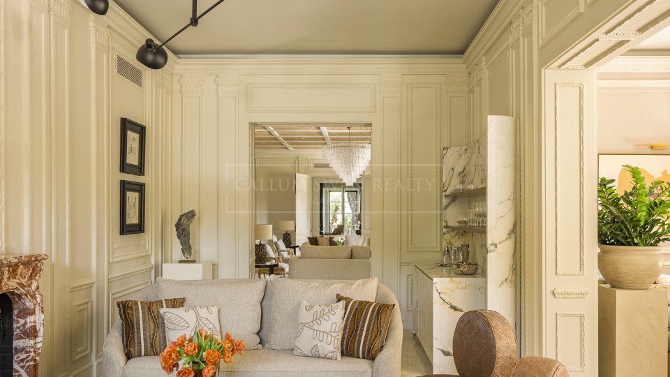 Marbella Golden Mile, Neo-Classical Estate on Marbella´s Golden Mile