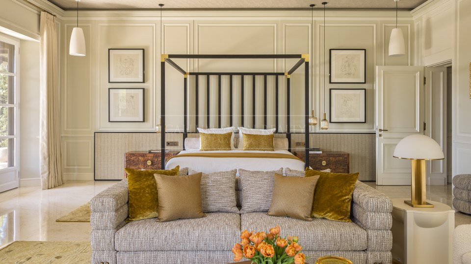 Marbella Golden Mile, Neo-Classical Estate on Marbella´s Golden Mile
