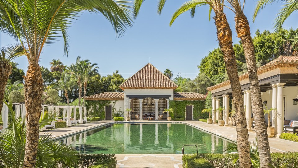 Marbella Golden Mile, Neo-Classical Estate on Marbella´s Golden Mile