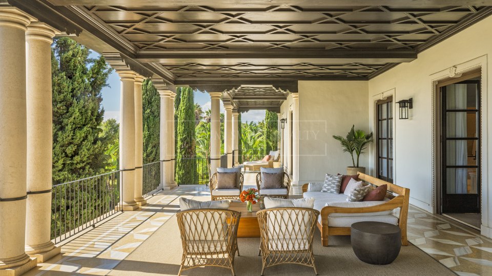 Marbella Golden Mile, Neo-Classical Estate on Marbella´s Golden Mile