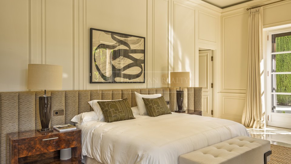Marbella Golden Mile, Neo-Classical Estate on Marbella´s Golden Mile