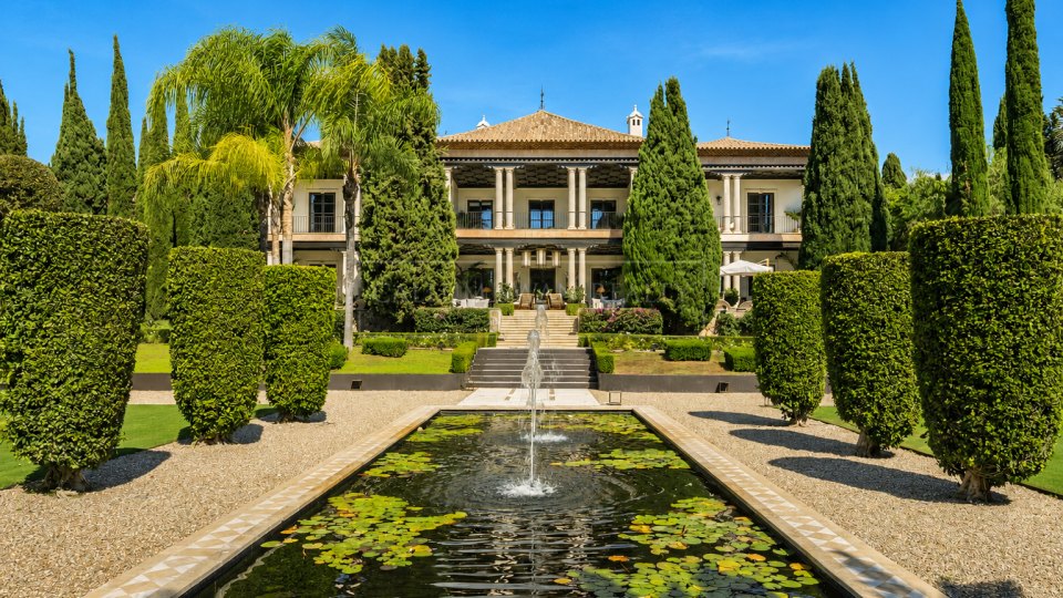 Marbella Golden Mile, Neo-Classical Estate on Marbella´s Golden Mile