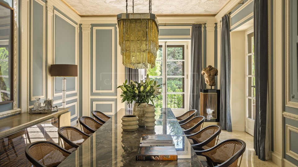 Marbella Golden Mile, Neo-Classical Estate on Marbella´s Golden Mile