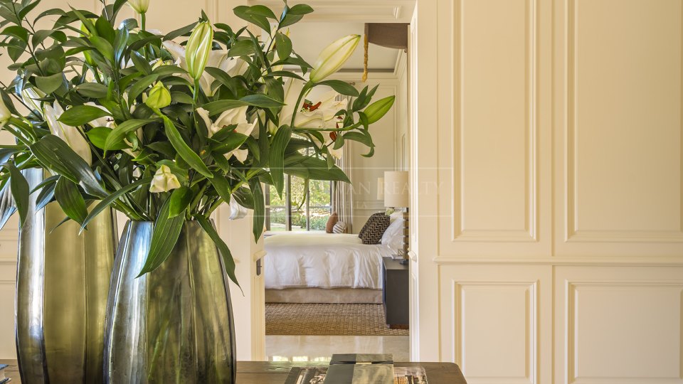 Marbella Golden Mile, Neo-Classical Estate on Marbella´s Golden Mile