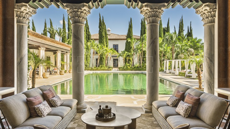 Marbella Golden Mile, Neo-Classical Estate on Marbella´s Golden Mile