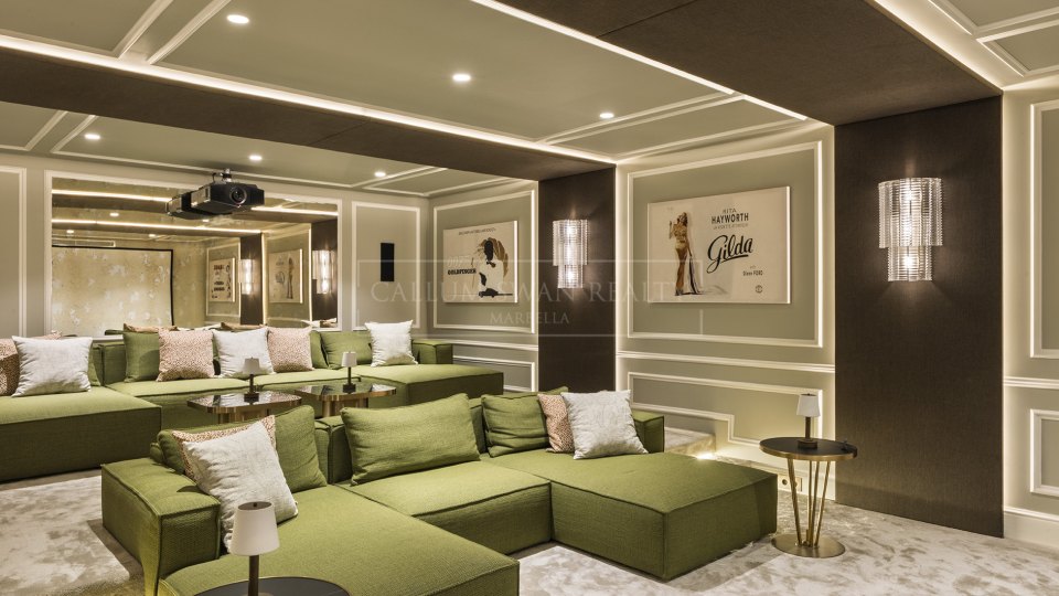 Marbella Golden Mile, Neo-Classical Estate on Marbella´s Golden Mile