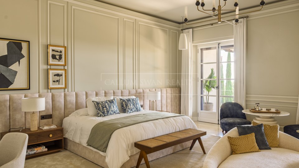 Marbella Golden Mile, Neo-Classical Estate on Marbella´s Golden Mile
