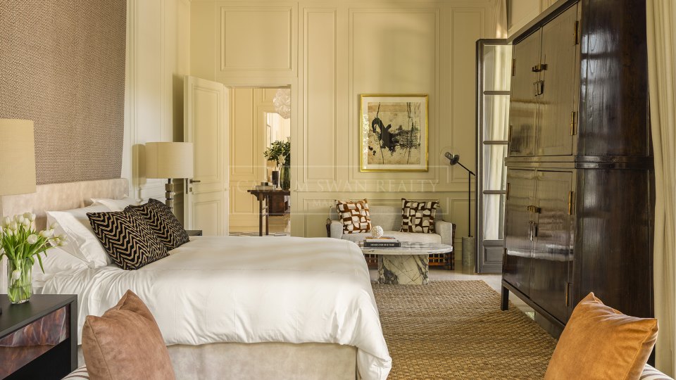 Marbella Golden Mile, Neo-Classical Estate on Marbella´s Golden Mile