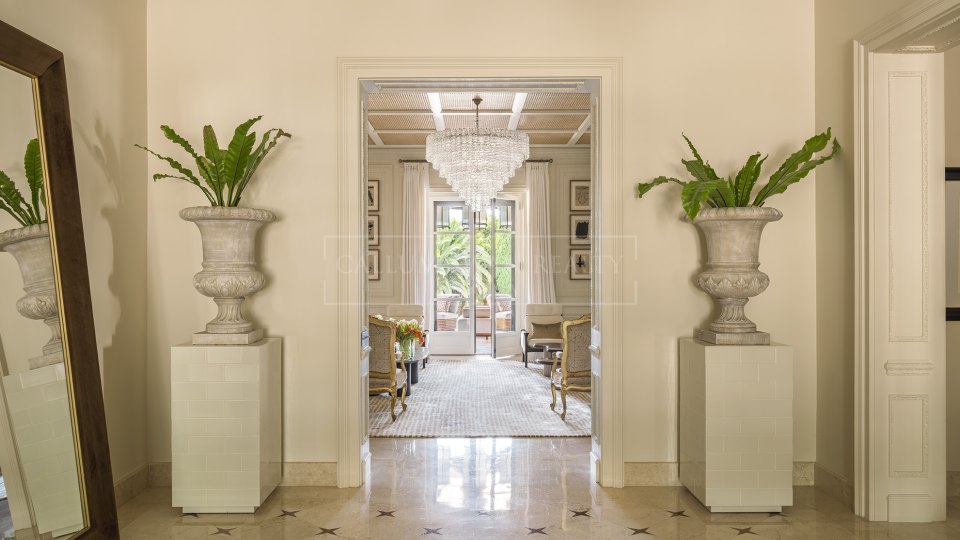 Marbella Golden Mile, Neo-Classical Estate on Marbella´s Golden Mile