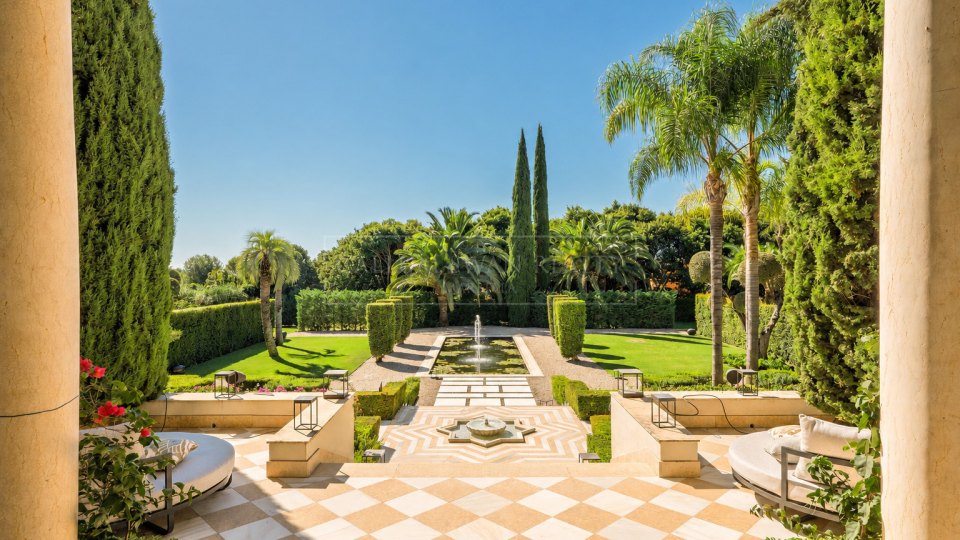 Marbella Golden Mile, Neo-Classical Estate on Marbella´s Golden Mile