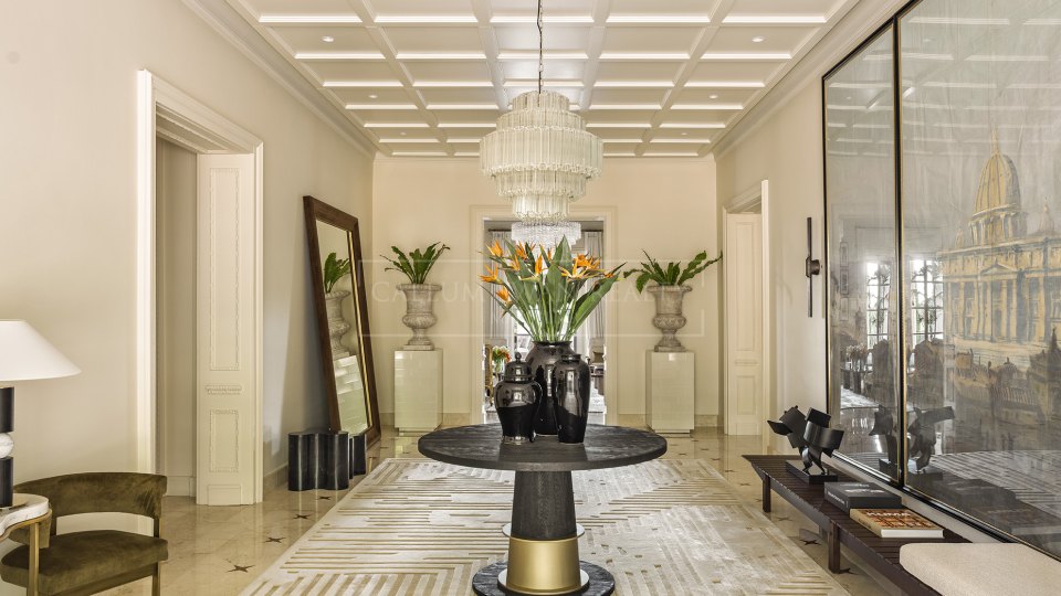 Marbella Golden Mile, Neo-Classical Estate on Marbella´s Golden Mile
