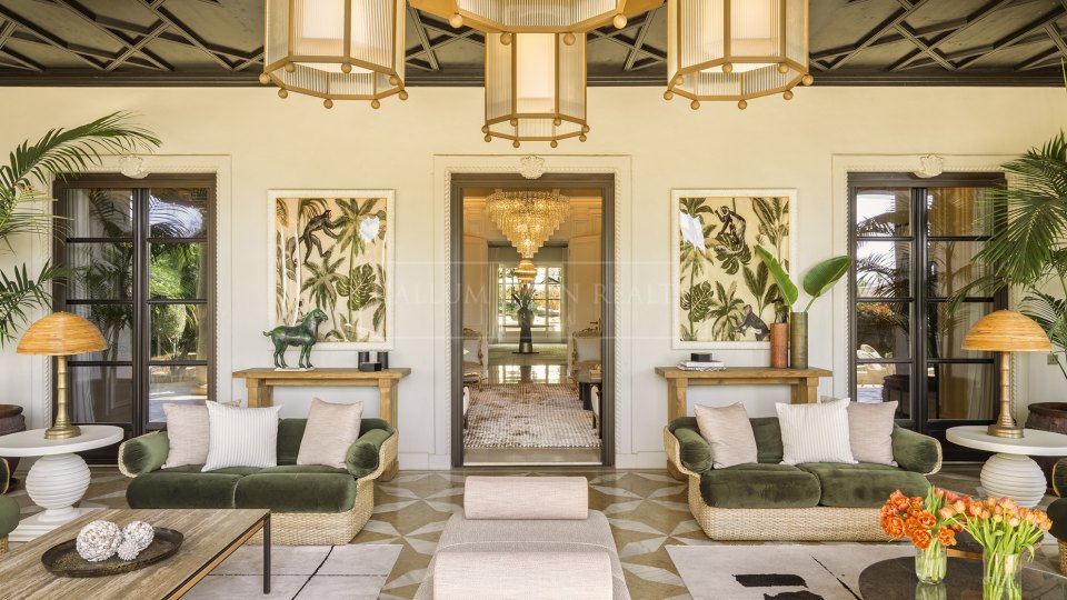 Marbella Golden Mile, Neo-Classical Estate on Marbella´s Golden Mile