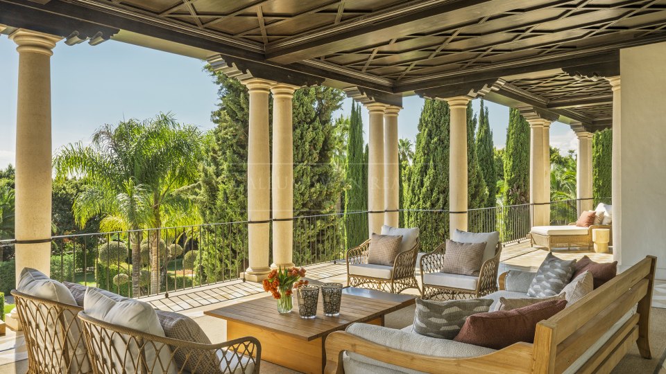 Marbella Golden Mile, Neo-Classical Estate on Marbella´s Golden Mile