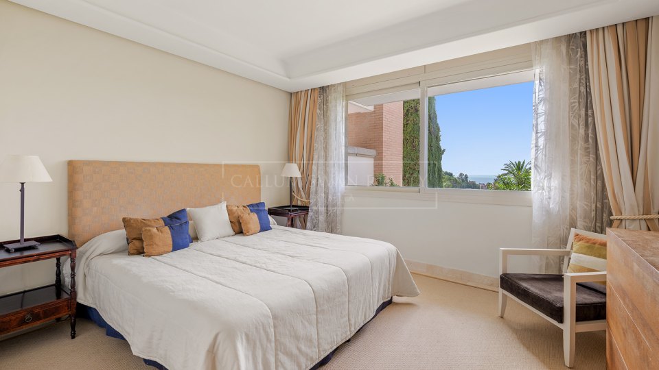 Marbella Golden Mile, Three-Bedroom Apartment in La Trinidad with Sea Views on Marbella’s Golden Mile