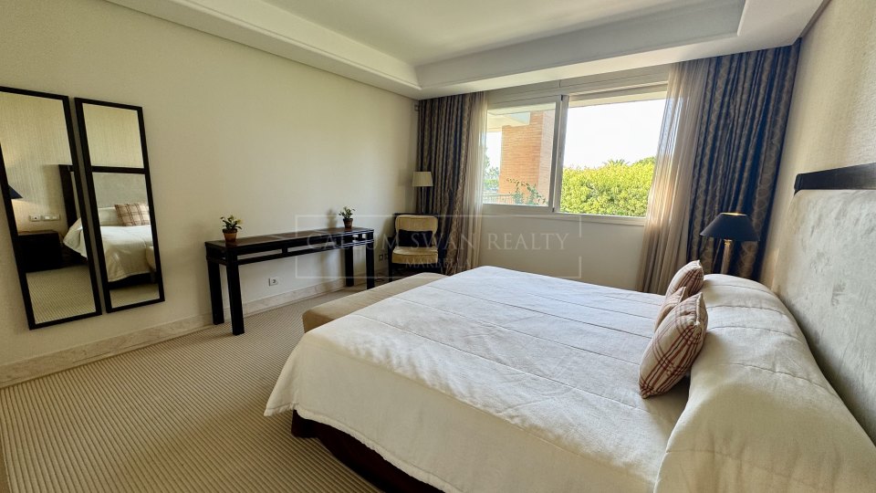 Marbella Golden Mile, Three-Bedroom Apartment in La Trinidad with Sea Views on Marbella’s Golden Mile