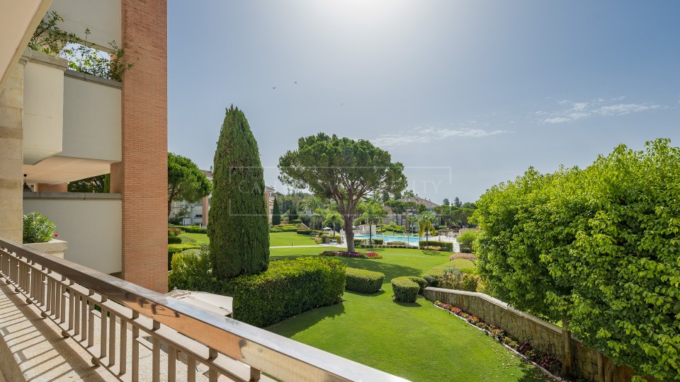 Marbella Golden Mile, Three-Bedroom Apartment in La Trinidad with Sea Views on Marbella’s Golden Mile