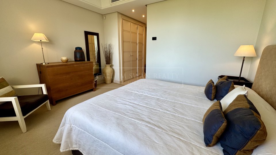 Marbella Golden Mile, Three-Bedroom Apartment in La Trinidad with Sea Views on Marbella’s Golden Mile