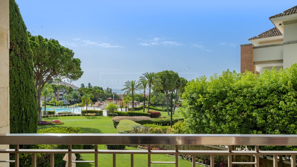 Marbella Golden Mile, Three-Bedroom Apartment in La Trinidad with Sea Views on Marbella’s Golden Mile