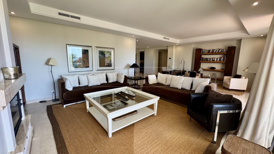 Marbella Golden Mile, Three-Bedroom Apartment in La Trinidad with Sea Views on Marbella’s Golden Mile