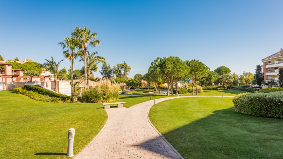 Marbella Golden Mile, Three-Bedroom Apartment in La Trinidad with Sea Views on Marbella’s Golden Mile