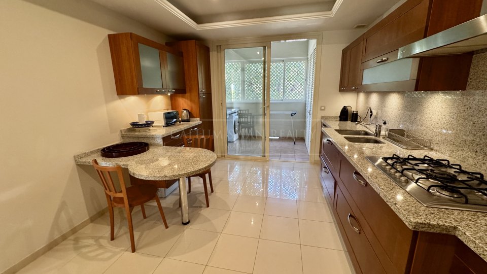 Marbella Golden Mile, Three-Bedroom Apartment in La Trinidad with Sea Views on Marbella’s Golden Mile