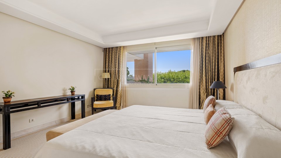 Marbella Golden Mile, Three-Bedroom Apartment in La Trinidad with Sea Views on Marbella’s Golden Mile