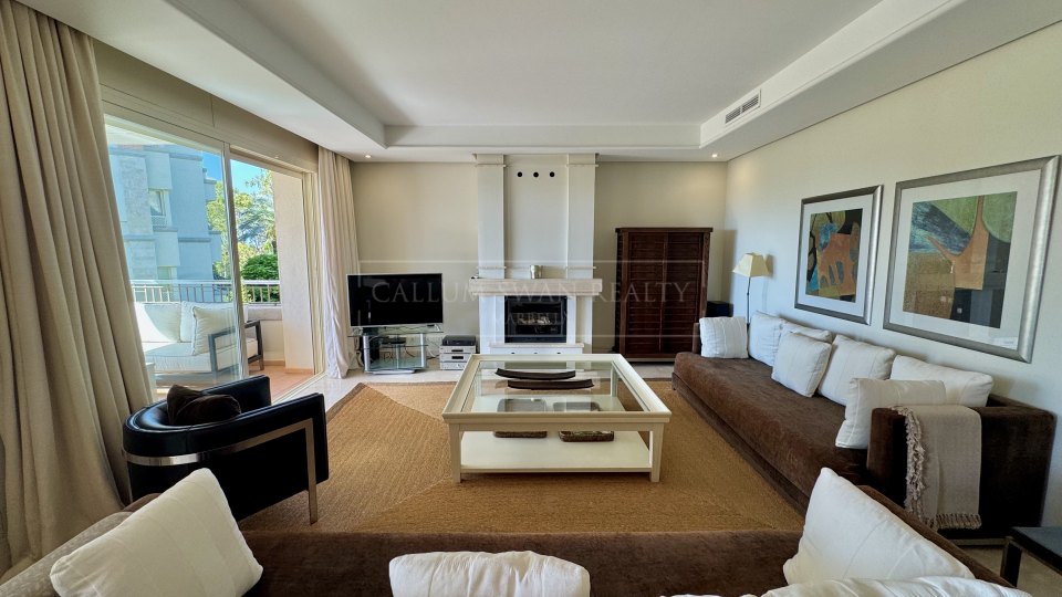 Marbella Golden Mile, Three-Bedroom Apartment in La Trinidad with Sea Views on Marbella’s Golden Mile