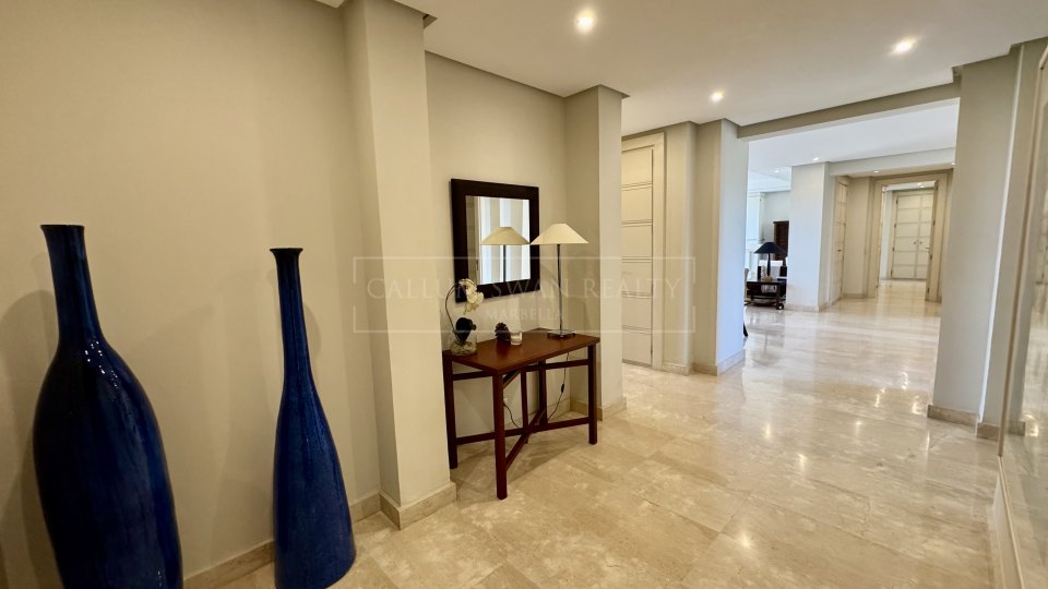 Marbella Golden Mile, Three-Bedroom Apartment in La Trinidad with Sea Views on Marbella’s Golden Mile