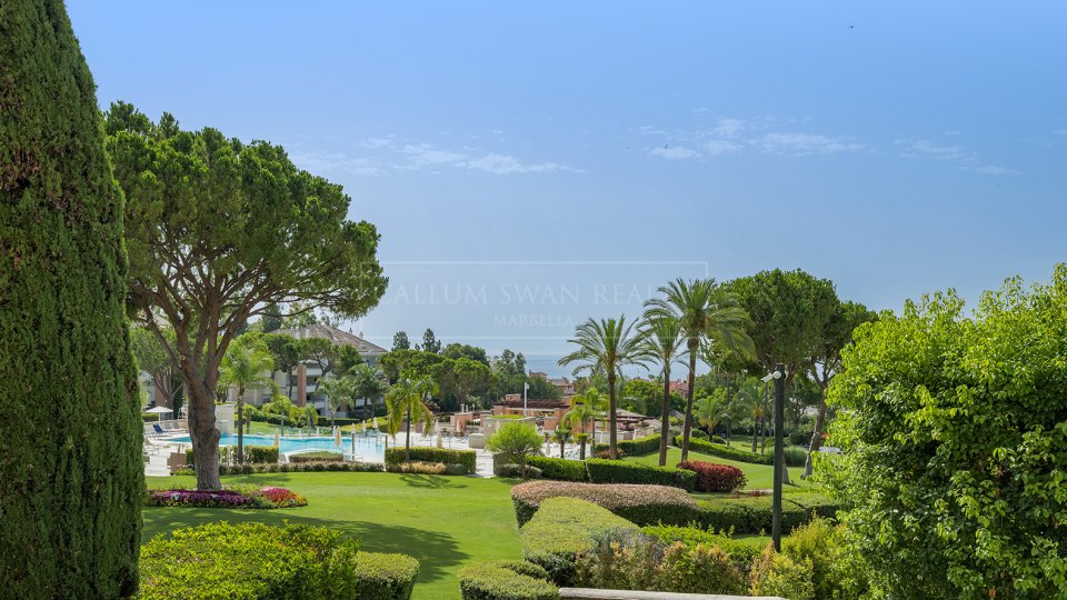 Marbella Golden Mile, Three-Bedroom Apartment in La Trinidad with Sea Views on Marbella’s Golden Mile