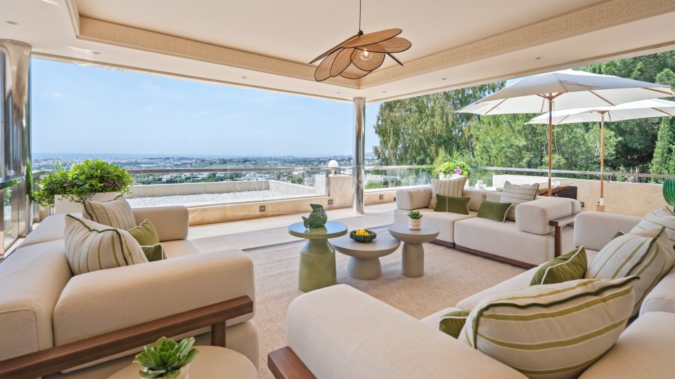 Nueva Andalucia, Penthouse duplex cinq chambres avec vue sur la mer à Los Arrayanes, Nueva Andalucía