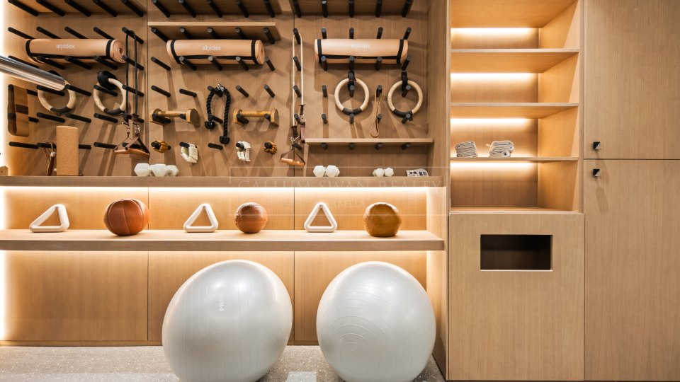 Nueva Andalucia, Penthouse duplex cinq chambres avec vue sur la mer à Los Arrayanes, Nueva Andalucía