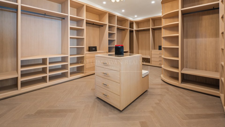 Nueva Andalucia, Penthouse duplex cinq chambres avec vue sur la mer à Los Arrayanes, Nueva Andalucía