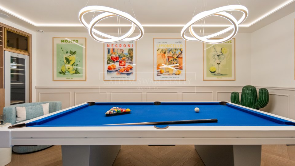 Nueva Andalucia, Penthouse duplex cinq chambres avec vue sur la mer à Los Arrayanes, Nueva Andalucía