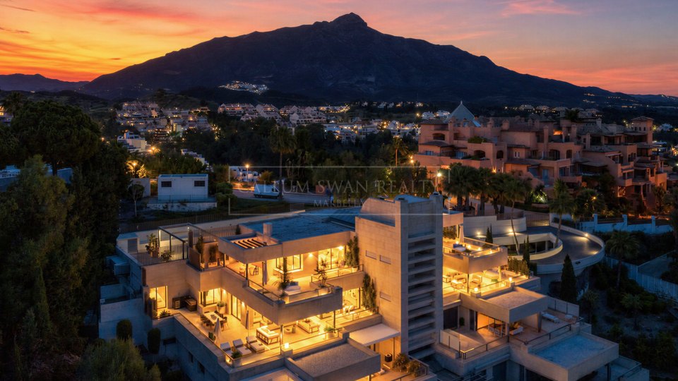 Nueva Andalucia, Penthouse duplex cinq chambres avec vue sur la mer à Los Arrayanes, Nueva Andalucía
