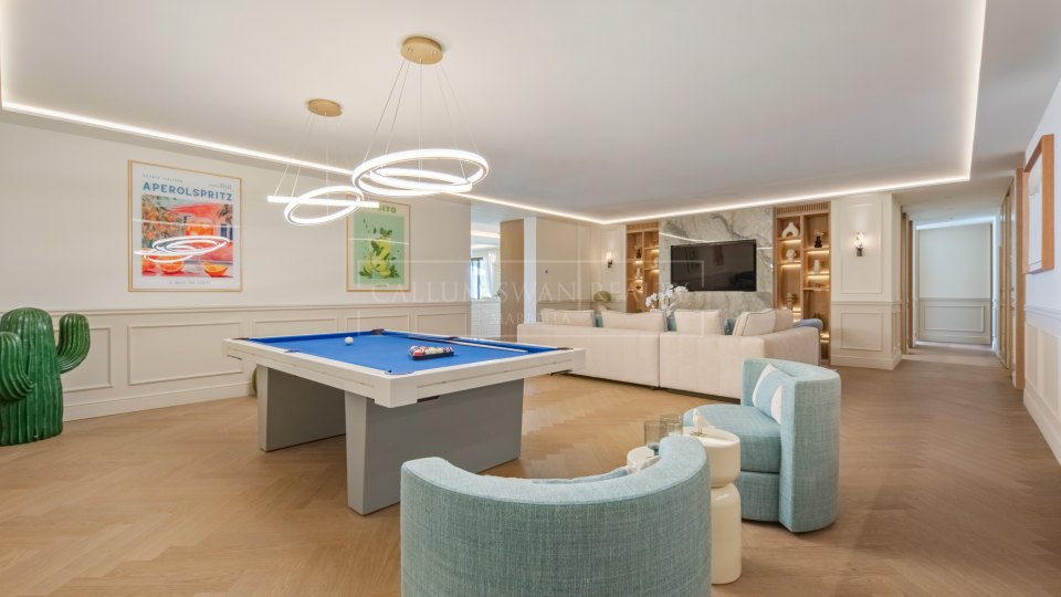 Nueva Andalucia, Penthouse duplex cinq chambres avec vue sur la mer à Los Arrayanes, Nueva Andalucía