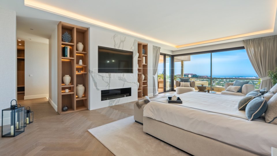 Nueva Andalucia, Penthouse duplex cinq chambres avec vue sur la mer à Los Arrayanes, Nueva Andalucía