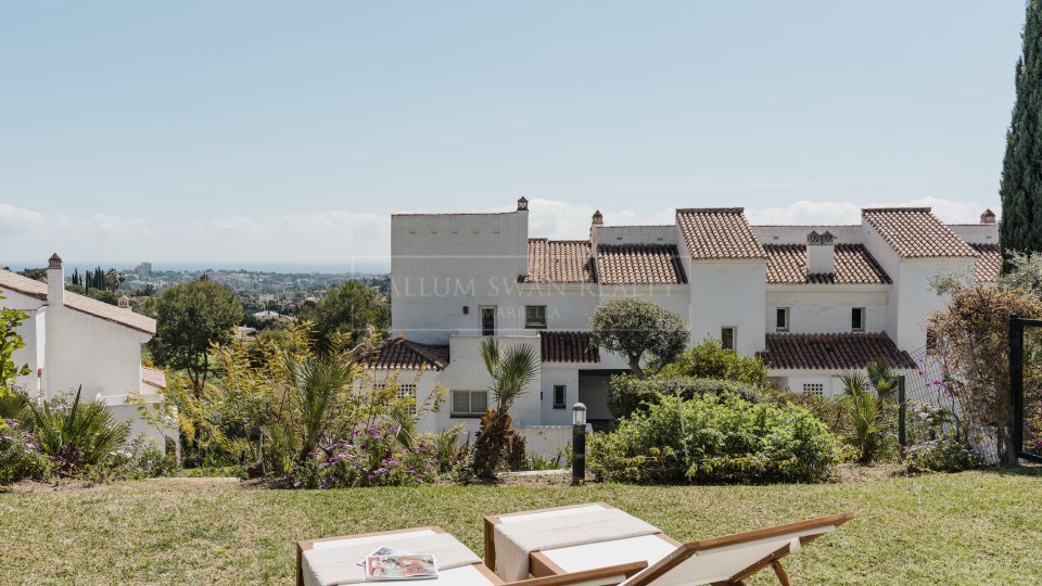 Nueva Andalucia, Renovated Ground Floor Apartment in La Quinta Village, Nueva Andalucía