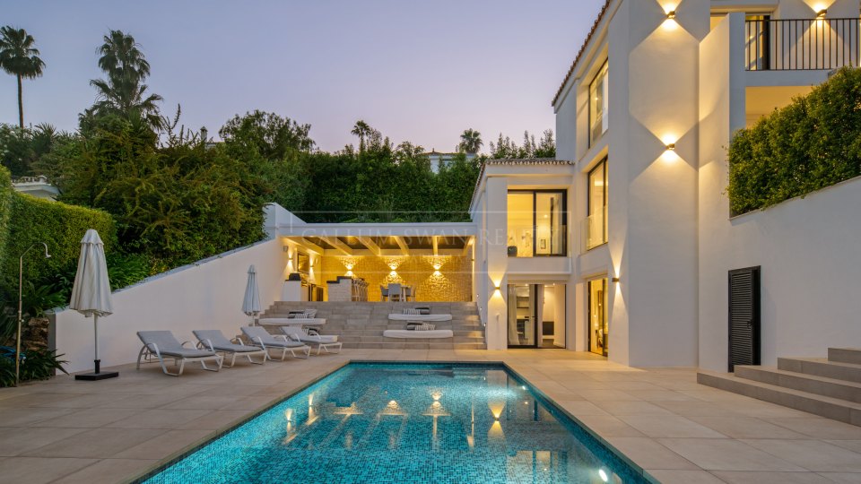 Nueva Andalucia, Villa rénovée de cinq chambres à Los Naranjos Hill Club, Nueva Andalucía